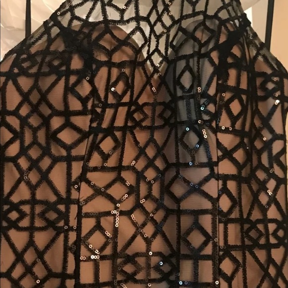 Black and nude evening gown perfect for prom!! - Picture 2 of 4